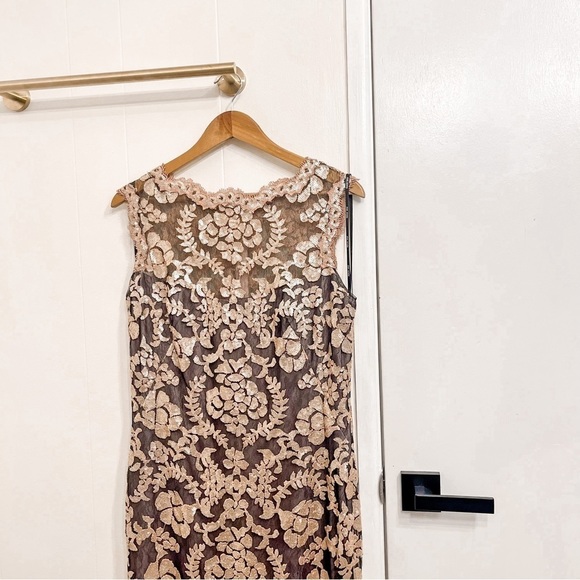 Tadashi Shoji black gold illusion sequins gown size 12 - Picture 4 of 14